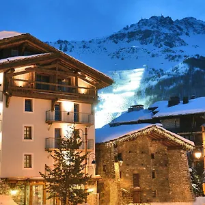 Maison De Famille Les 5 Freres Hotel